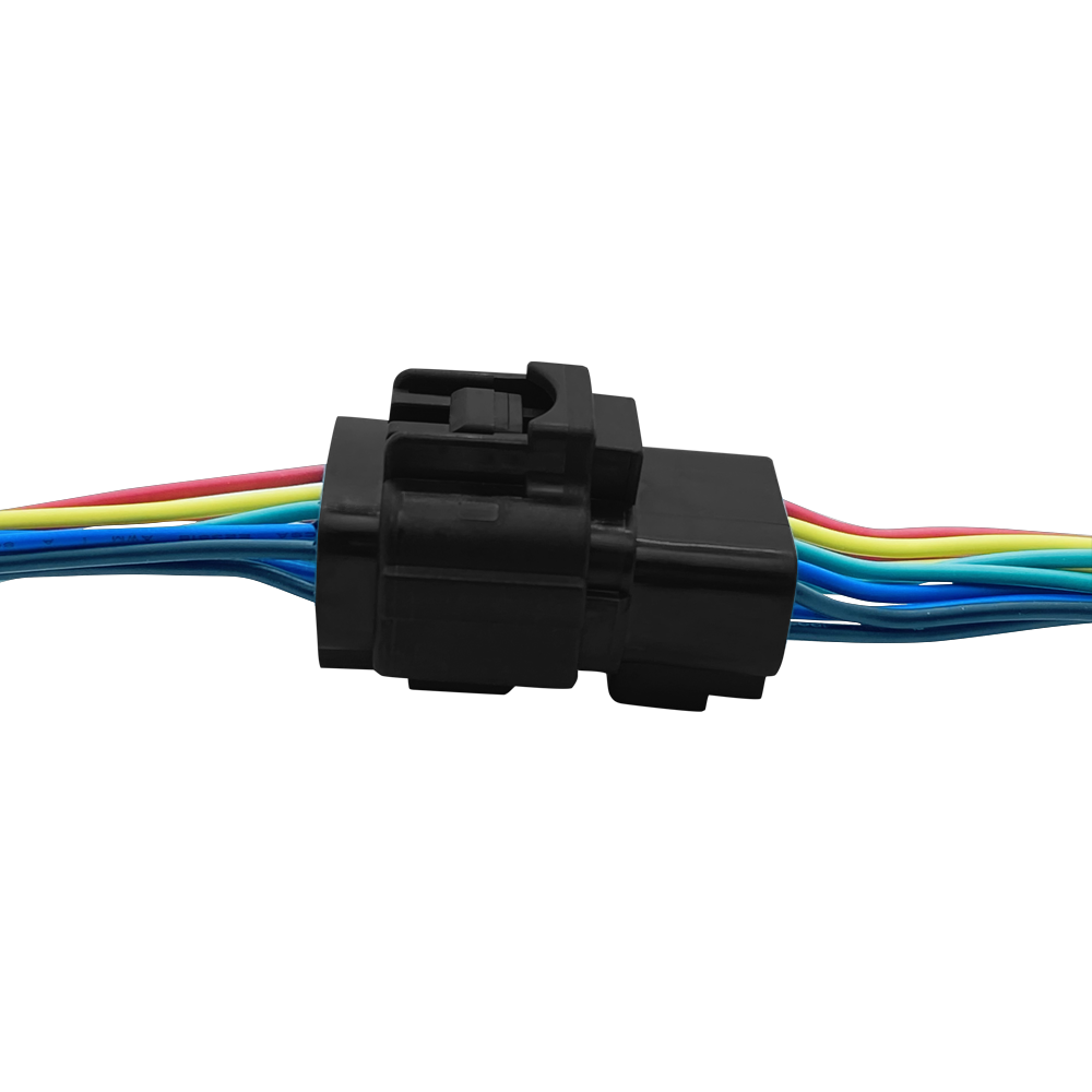Waterproof and dustproof connector waterproof wire plug for vehicle
